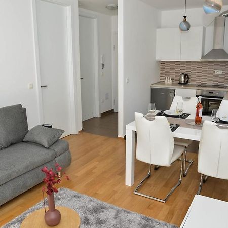 Apartment Leon Sa Privatnim Parkingom Zadar Eksteriør billede