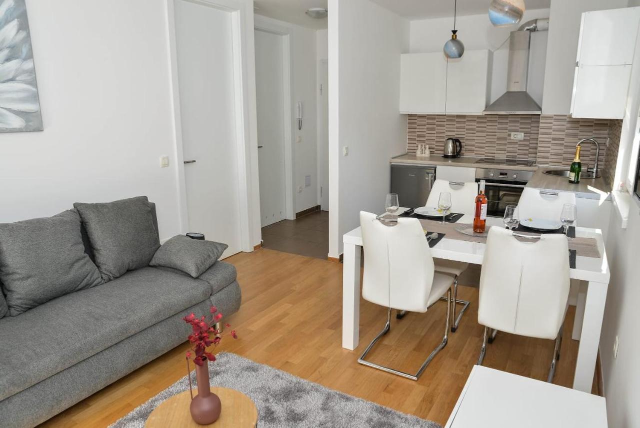 Apartment Leon Sa Privatnim Parkingom Zadar Eksteriør billede